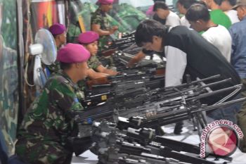 Warga Kagum Atas Persenjataan TNI