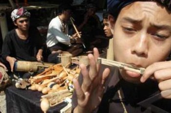 SENI KARINDING DAN CELEMPUNG