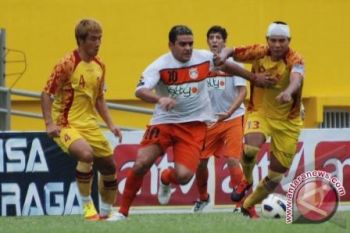 Empat Gol Gonzales Bungkam Gresik United