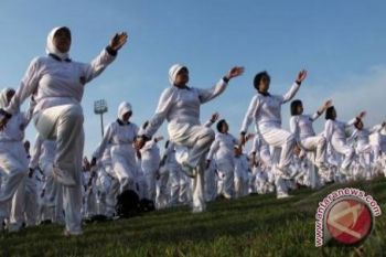 Paguyuban Lansia "Among Yuswo" gelar senam wisata