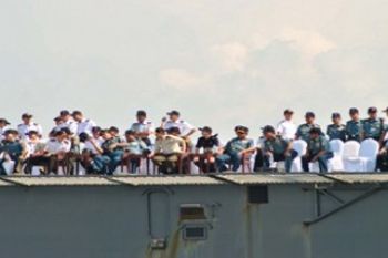 Saksikan Demo Laut Anti Perompakan/Henky Mohari