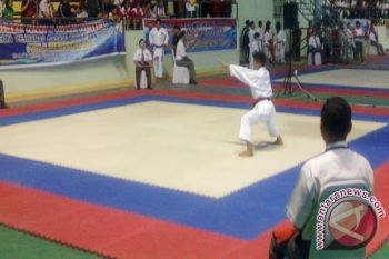 PON 2012 - Teknik karateka Sulut hadapi PON terus diasah 