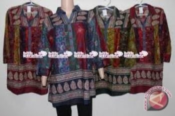 Perajin batik jins incar pasar mancanegara