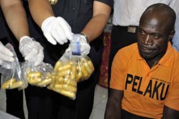 UGANDA SELUNDUPKAN SABU