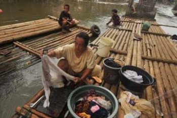 MANFAATKAN SUNGAI CILIWUNG