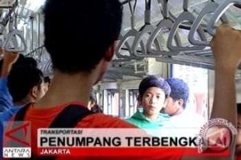 KRL rusak ribuan penumpang terlambat kerja