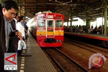 Realisasi KRL  Yogyakarta tunggu pemasangan listrik atas 