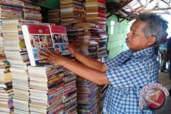 Pedagang buku bekas semakin tersisihkan