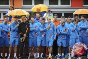 Belanda Akan Tampil Menyerang Total   