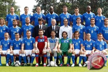 Italia melaju setelah Inggris terkena kutukan penalti 