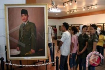 Larangan pemasangan tokoh nasional dalam pemilu dinilai kebiri kebebasan berekspresi
