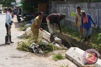 Tempat Pembuangan Sampah Berbahan Semen Akan Diganti 