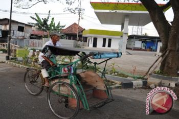 Tukang becak pun bisa menikmati jaminan sosial 