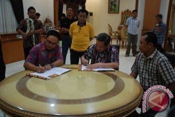 Berau Coal Serahkan Alat Musik Keroncong 