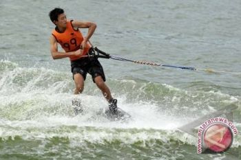 Atlet ski air targetkan medali PON Riau