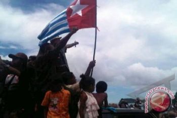 Polisi temukan pengibaran enam bendera BK