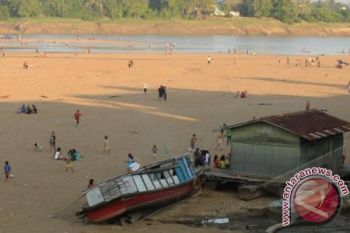Sungai Kapuas Surut