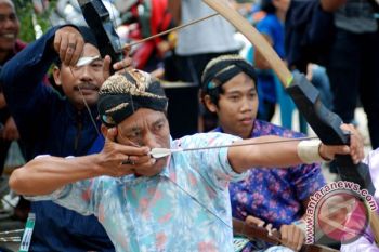 Lombaq panahan tradisional