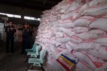 BC Kepri Sita 3.800 Karung Beras Selundupan