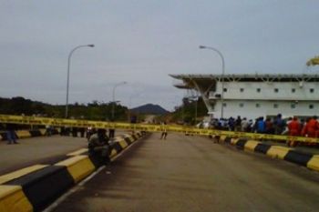 Jembatan Barelang Ditabrak/Larno