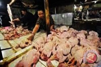 Pedagang Mi Keluhkan Kenaikan Harga Daging Ayam