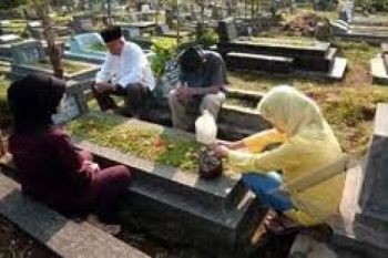 Harga Bunga Tabur Makam Melonjak Empat Kali Lipat