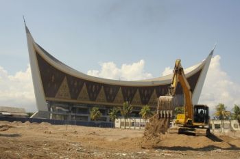Bantuan Keuangan Masjid Sumbar Tidak Masuk Perencanaan