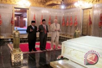Mengawali kunjungan kerjanya Mahfud MD ziarah ke Makam Raja Maroko