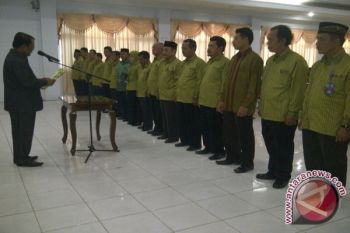 Bupati Kolaka Lantik Pengurus Dewan Pendidikan