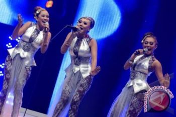 Trio macan ditonton ribuan wni