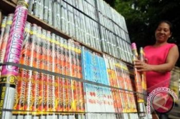 Pedagang petasan mulai bermunculan