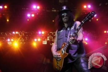 Slash Dapat Anugerah Hollywood