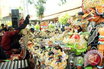 Wayang golek meriahkan "Children of Asia" 