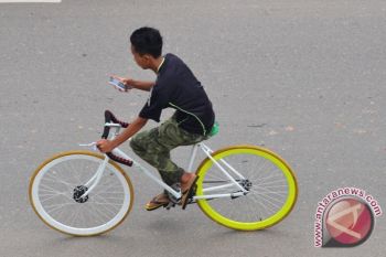 Penjelajah nusantara kampanyekan "Jumat bersepeda"