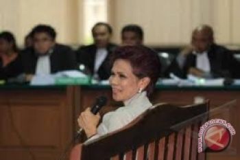 Miranda divonis tiga tahun