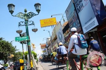Proyek pengaspalan jalur lambat Malioboro dimulai