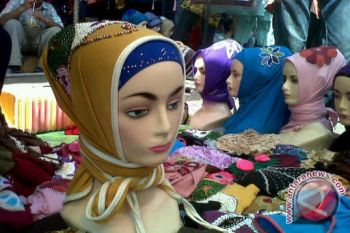 Jilbab segitiga diminati warga Palembang
