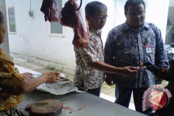 Harga bahan kebutuhan pokok cenderung stabil