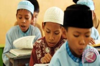 Wabup : pastikan pesantren tidak mengajarkan paham ekstrem