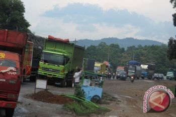 Bayar Pungli Rp20 Ribu, Truk Boleh Melintas