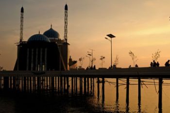 MASJID TERAPUNG