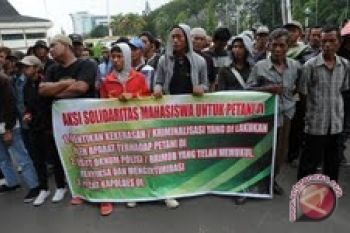 Ratusan mahasiswa demo solidaritas petani