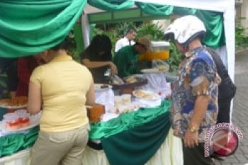 Aston siapkan kue buka puasa ngabuburit yuk