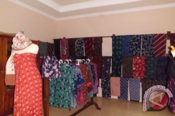 Masyarakat diimbau membedakan produk batik melalui "Batikmark"