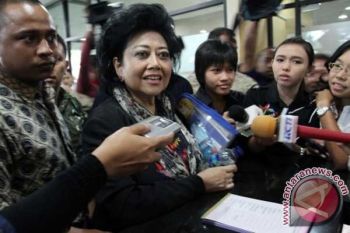 Hakim izinkan Hartati lakukan rawat jalan 