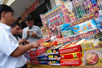 Pedagang petasan semakin ramai 