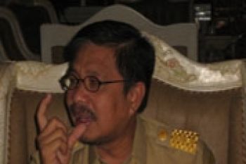 Gubernur: Saya Minta Maaf "Cebok" Media