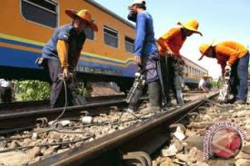 PT KA Semarang Cek Daerah Rawan Longsor