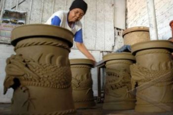 Omzet Penjual Gerabah Dugderan Anjlok