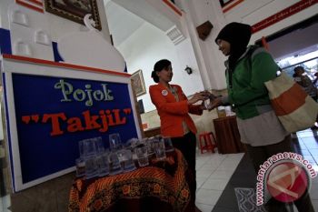 Bagikan takjil